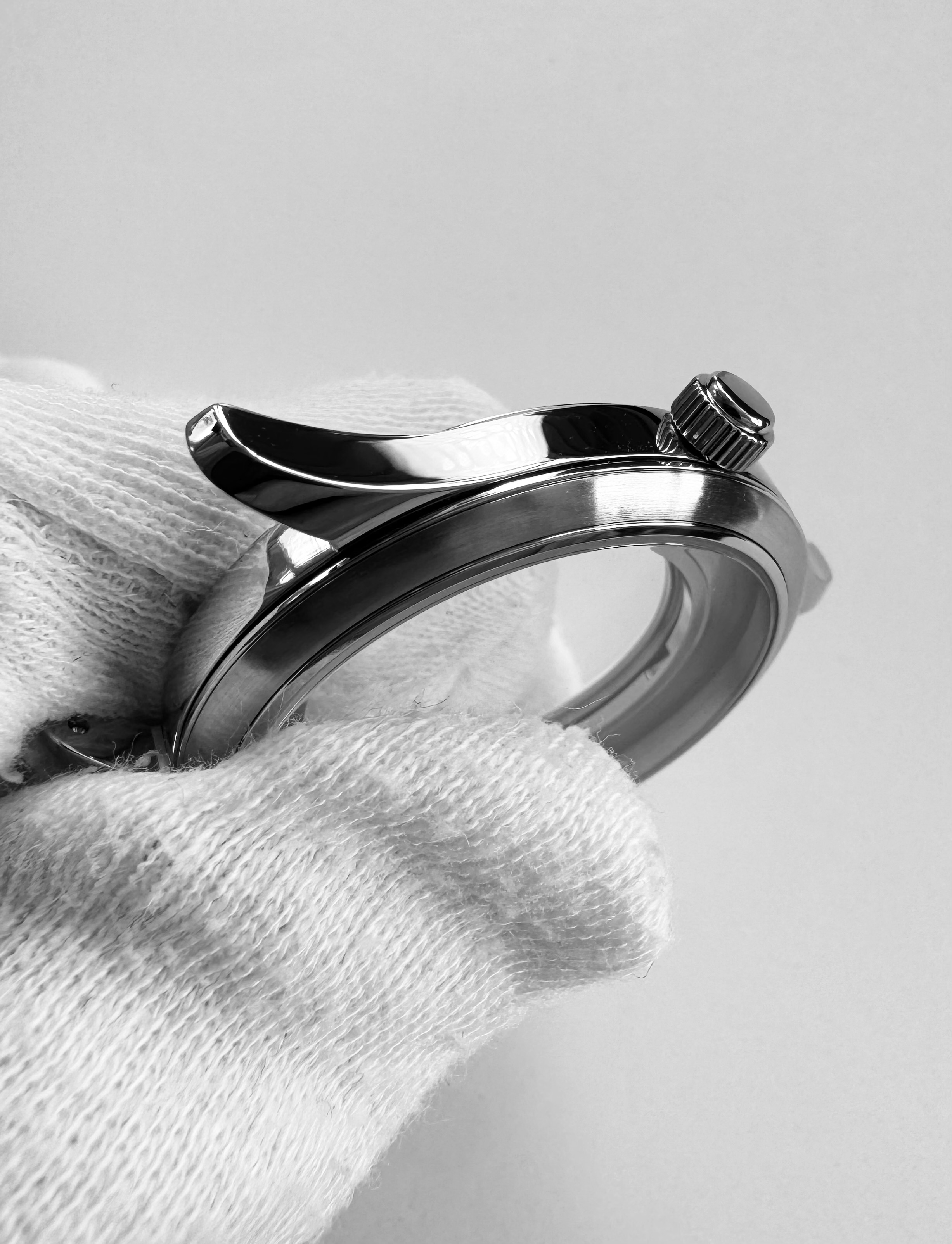 37mm / polished + brushed